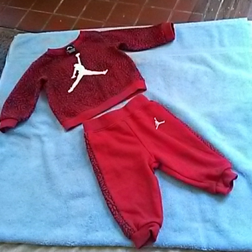 Infant sweatsuit